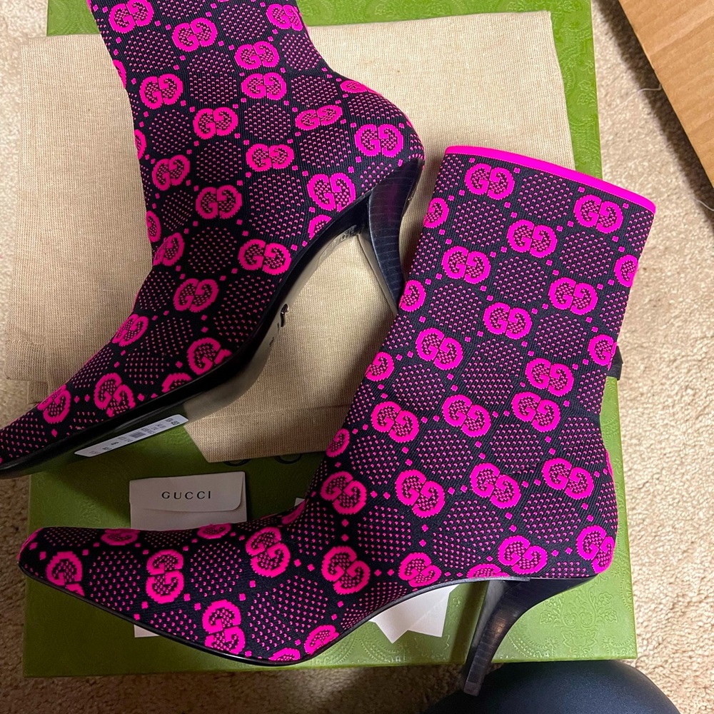 Brand new never been worn authentic Gucci ankle boots hot pink